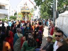 Prozession des Sri Kanaka Thurkai Amman Tempel._33