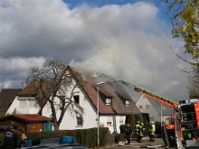 Dachstuhlbrand im Hermann-Löns-Weg 