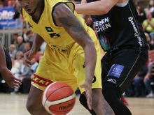 Knights v. White Wings Hanau 87:73