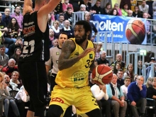 Knights v. White Wings Hanau 87:73