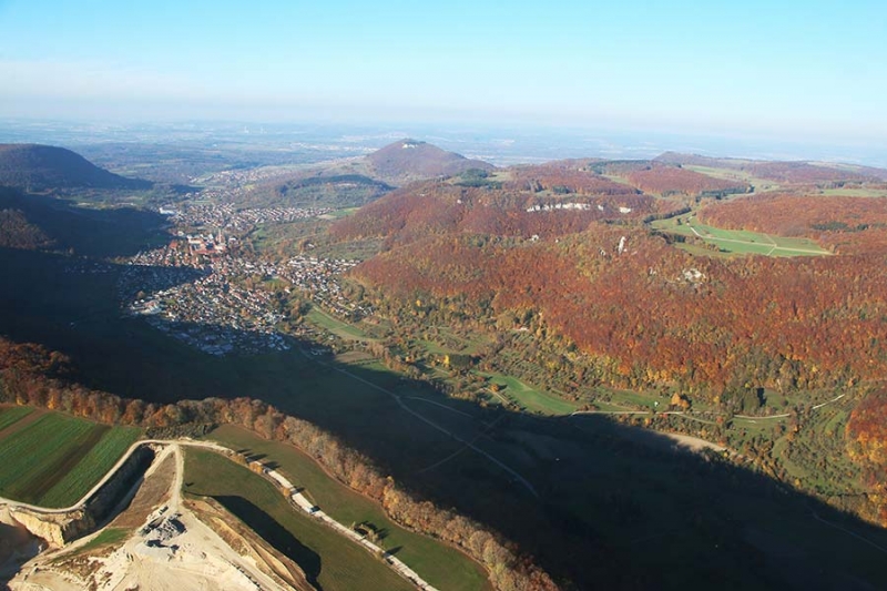 Herbstliche Luftbilder vom Albtrauf