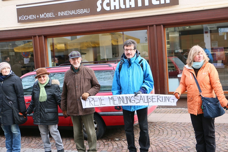 Menschenkette in Kirchheim Teck