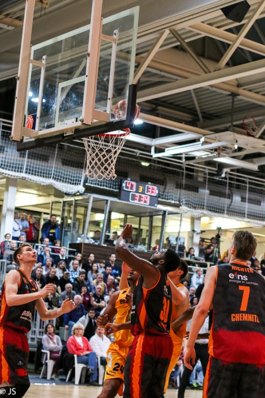 Kirchheim Knights vs Niners Chemnitz 68:65_99