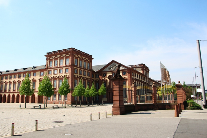 Schloss Mannheim und Schlosskirche