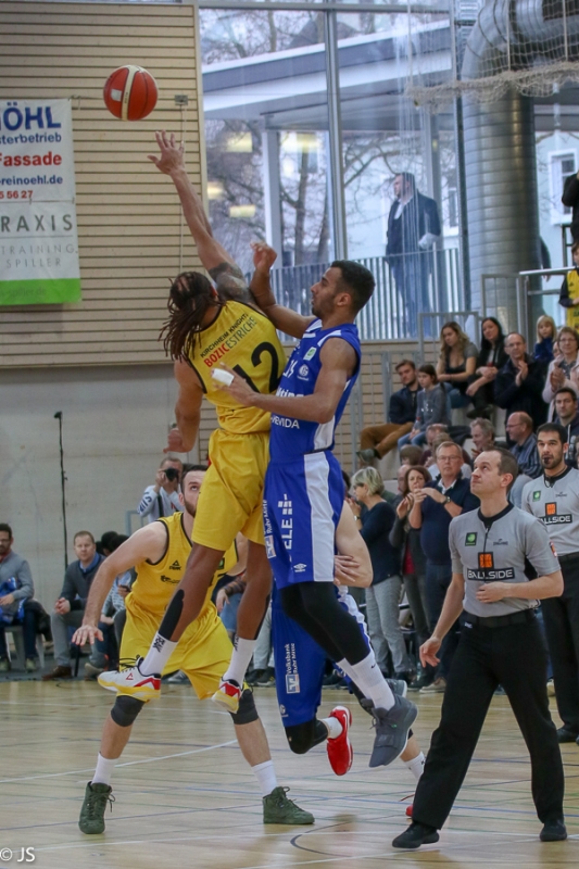 Knights v Schalke 81:76_23