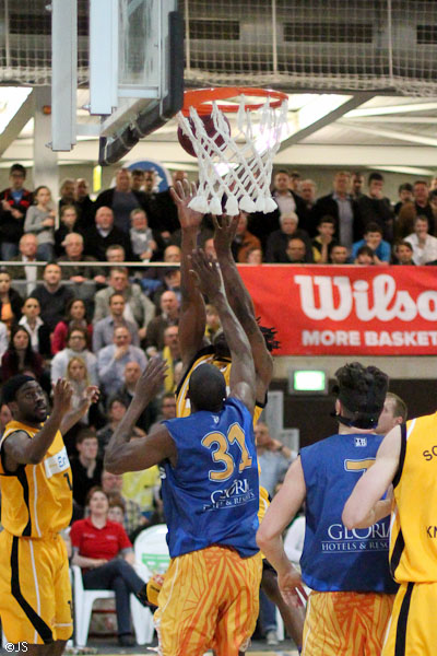 Knights v Duesseldorf_57