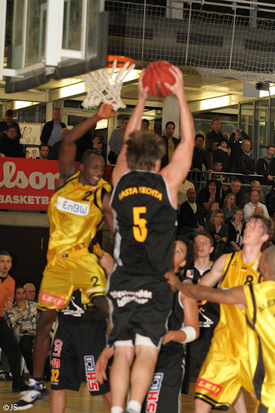 Knights v Vechta 95 zu 106_116