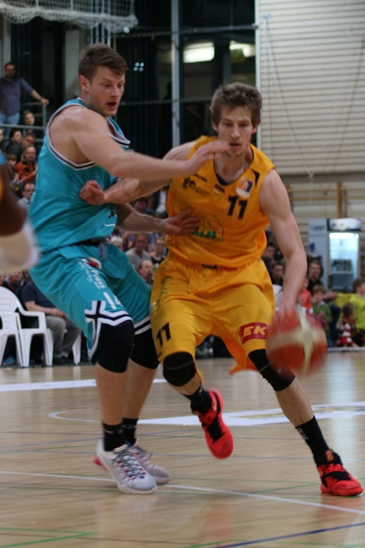 Knights vs. Nürnberg 74:66_64