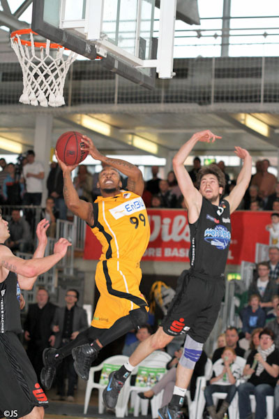 Knights  v Essen 98 zu 88_12