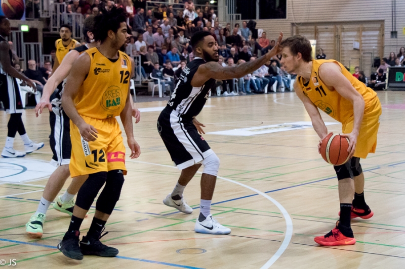 Knights vs. Hanau 88 zu 72