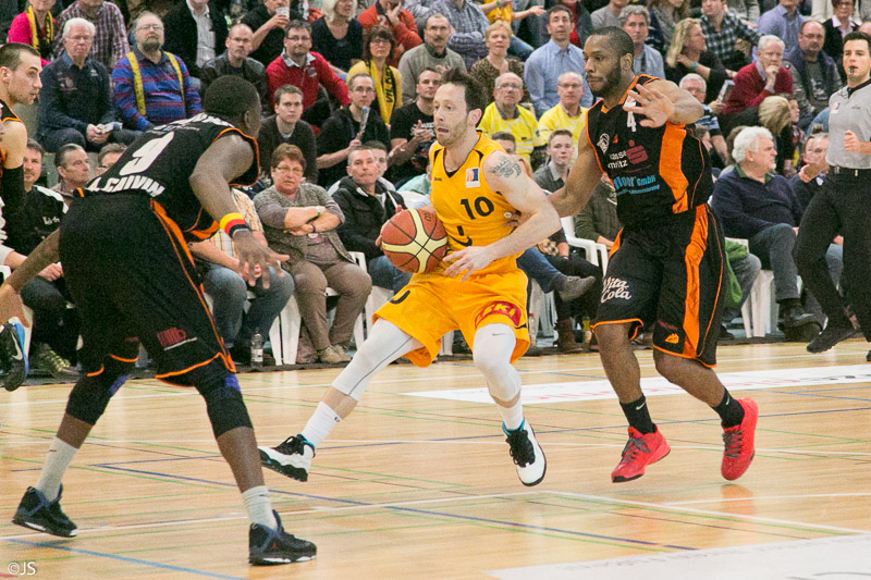 Knight v Chemnitz 87 zu 83