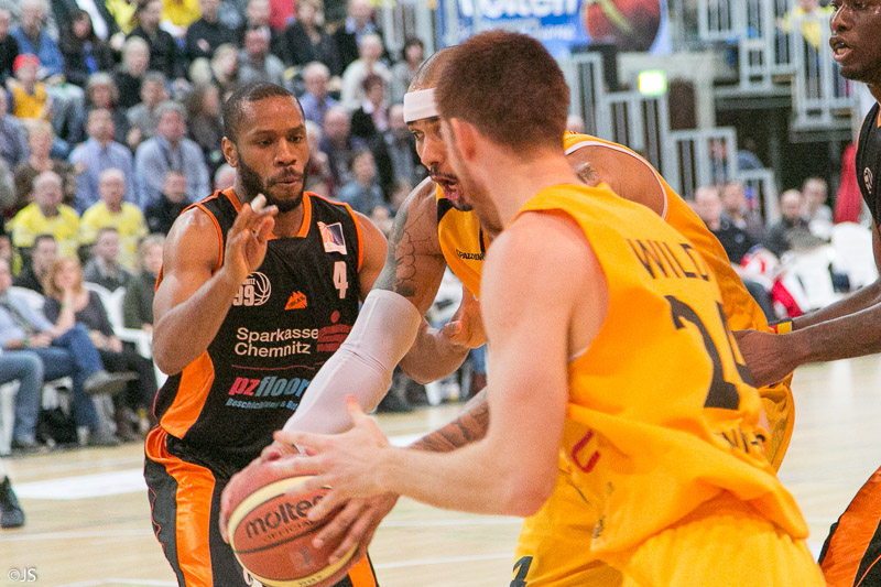 Knight v Chemnitz 87 zu 83