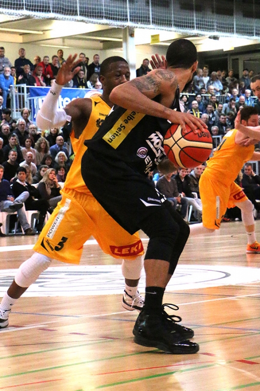 Knights vs. Essen 68:61