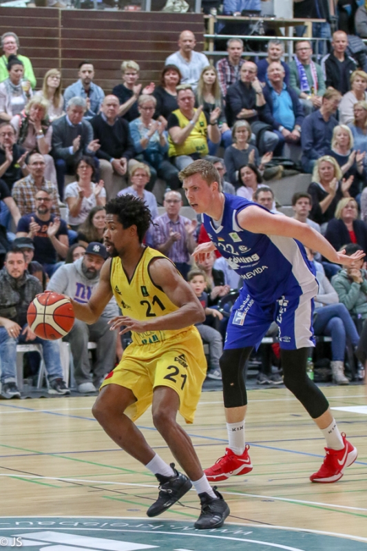 Knights v Schalke 81:76_80