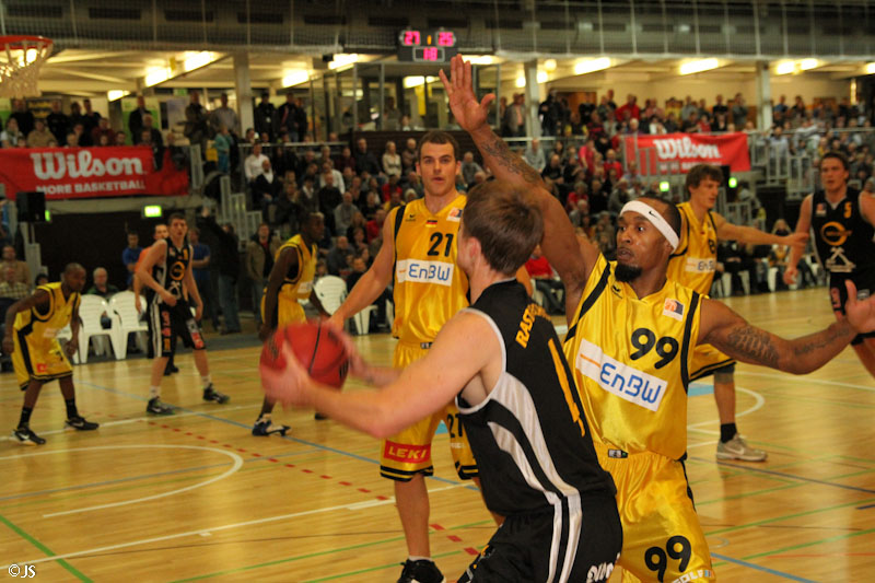 Knights v Vechta 95 zu 106_58