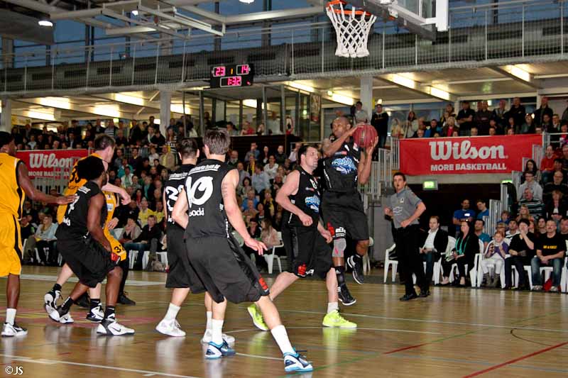 Knights v Essen 105 zu 86_5