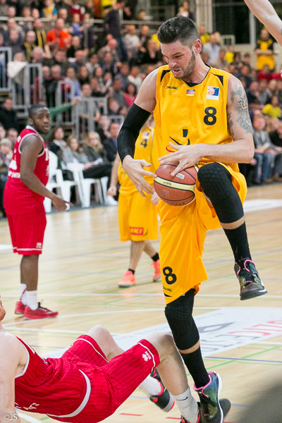 Knights vs Leverkusen 76 zu 66 (JS)