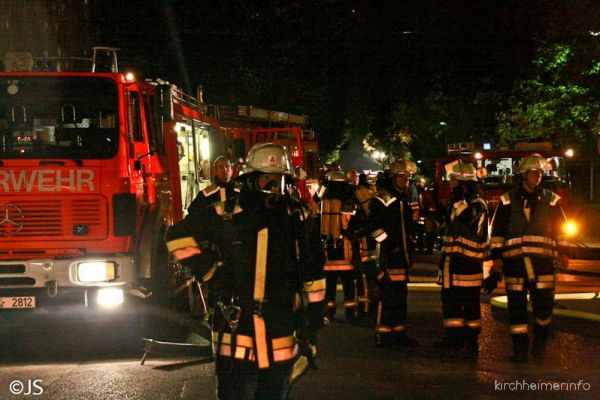 Feuerwehr Grosseinsatz Osianderstrasse_46