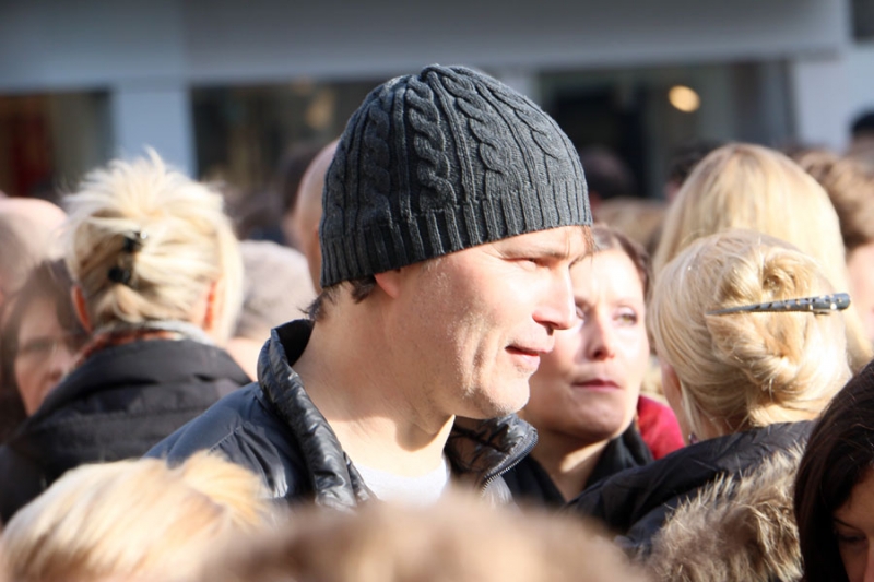 Heiliger Vormittag vor dem Rathaus_62