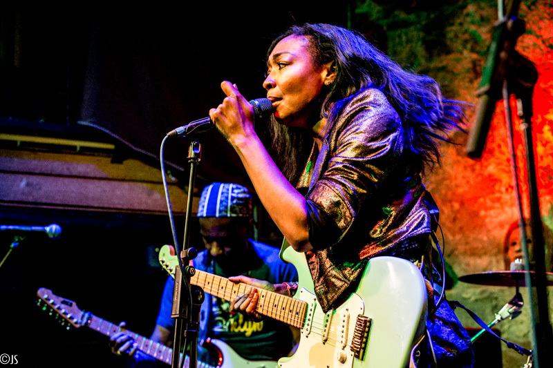 Malina Moye und Band_14